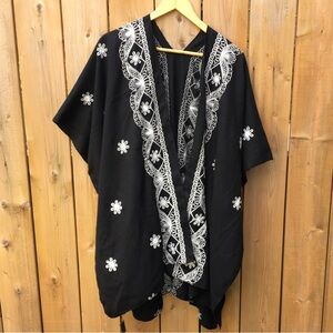 Memories brand Wrap |Black and white | NWT